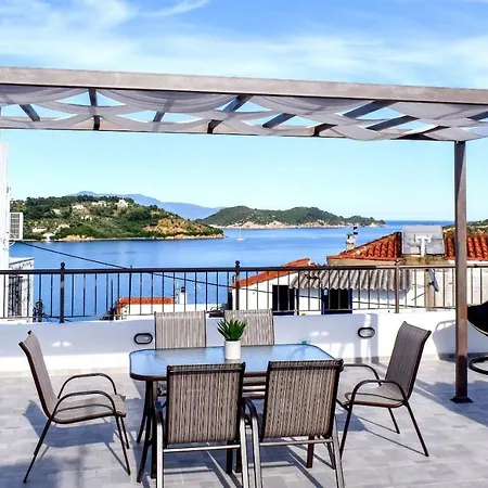 La Maison Plakes Rooftop Apt Skiathos Town Exterior photo