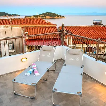 La Maison Plakes Rooftop Apt Skiathos Town Exterior photo