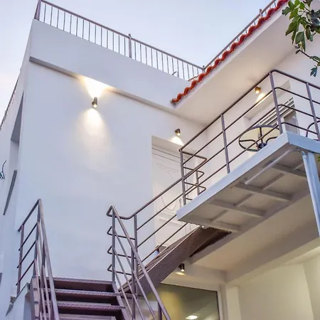 La Maison Plakes Rooftop Apt Skiathos Town Exterior photo