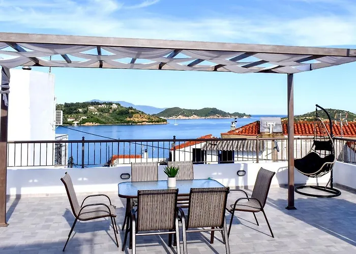 La Maison Plakes Rooftop Apt