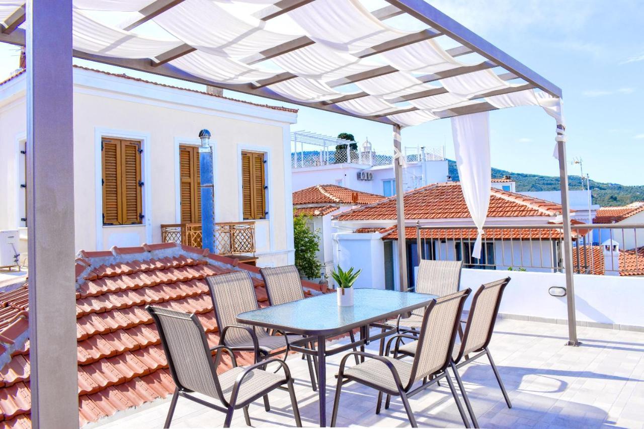 La Maison Plakes Rooftop Apartment Skiathos Town